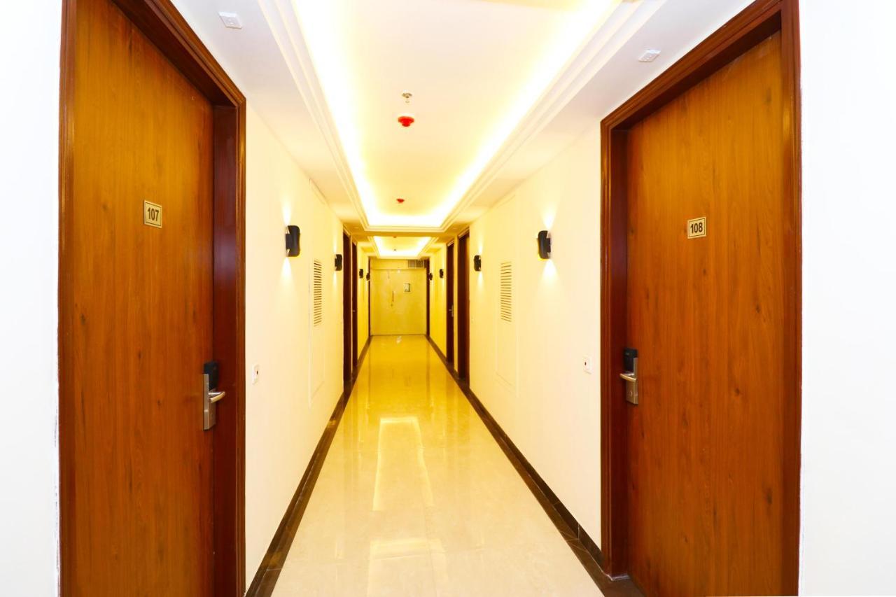 Hotel Leo Saffron - Pitampura 德里 外观 照片