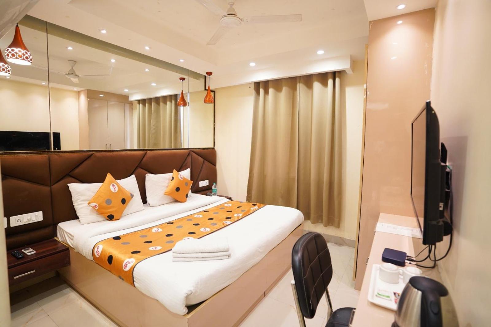 Hotel Leo Saffron - Pitampura 德里 外观 照片