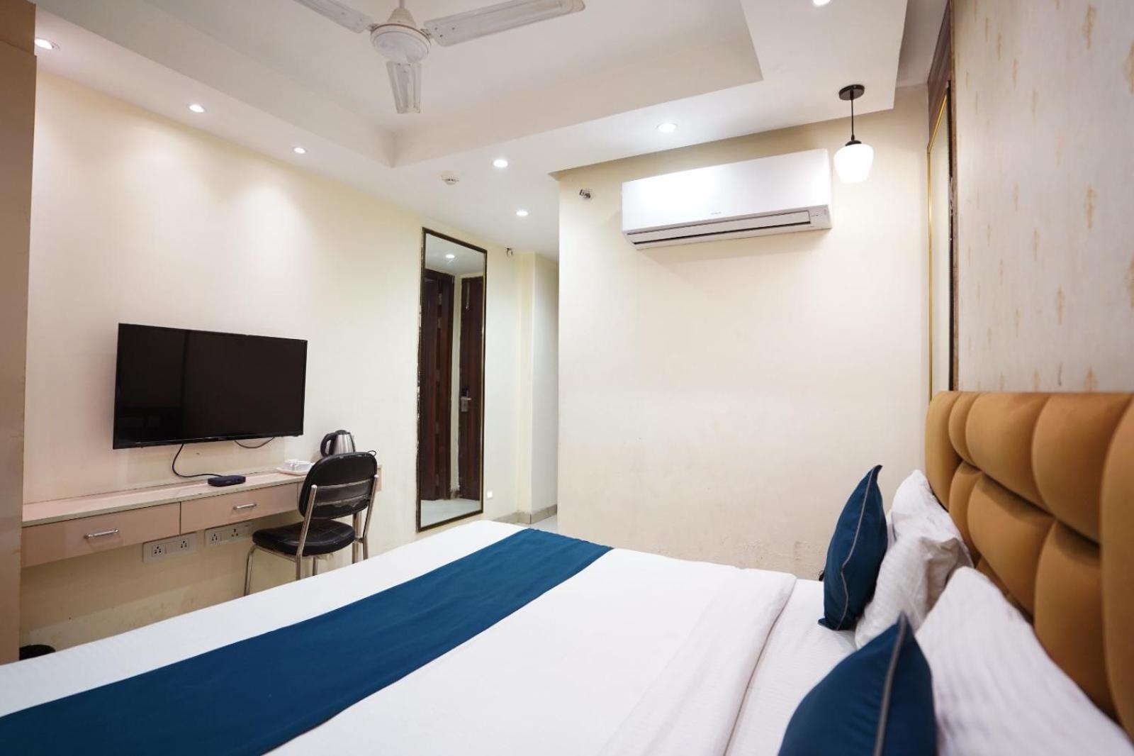 Hotel Leo Saffron - Pitampura 德里 外观 照片