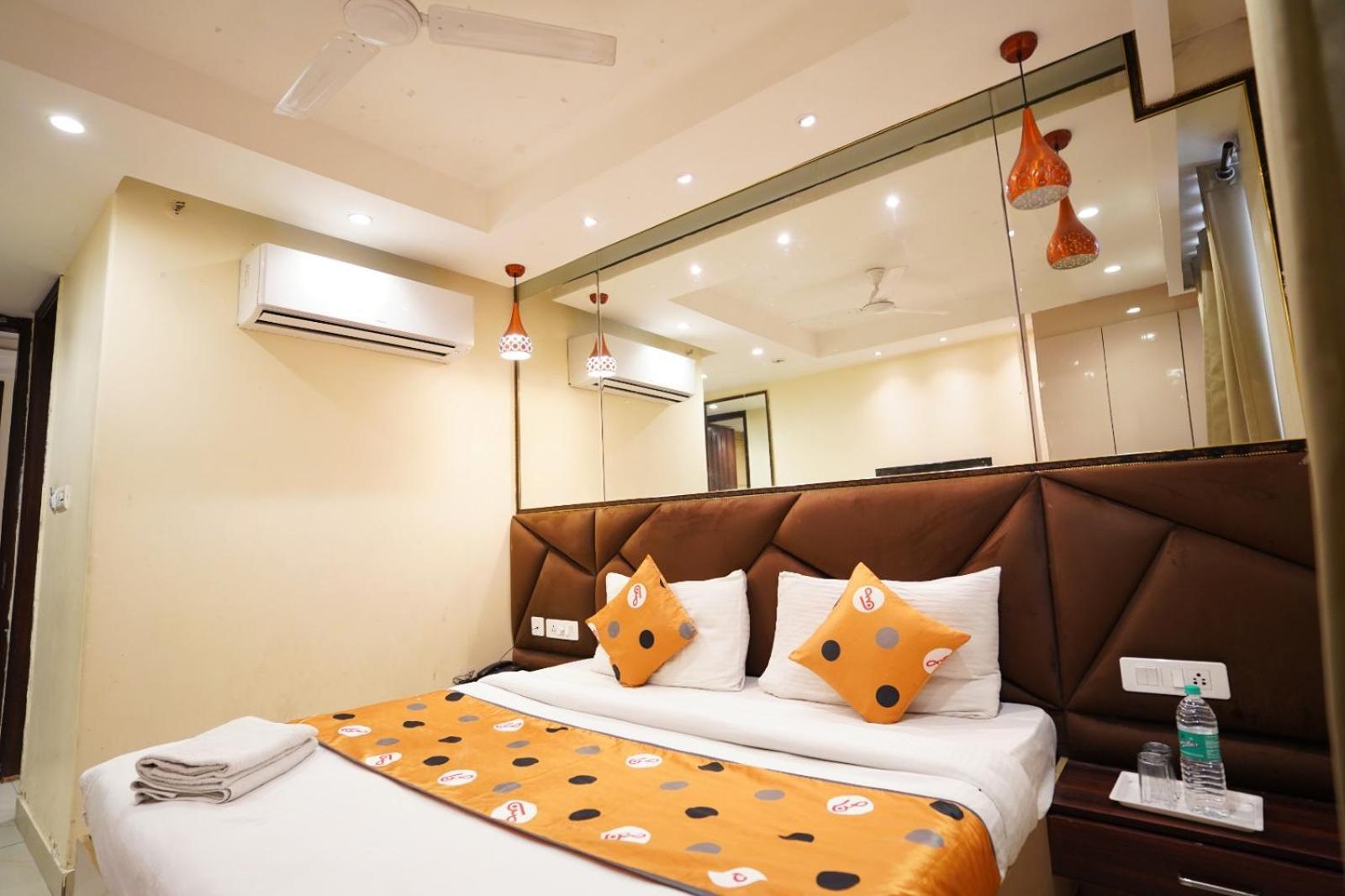 Hotel Leo Saffron - Pitampura 德里 外观 照片